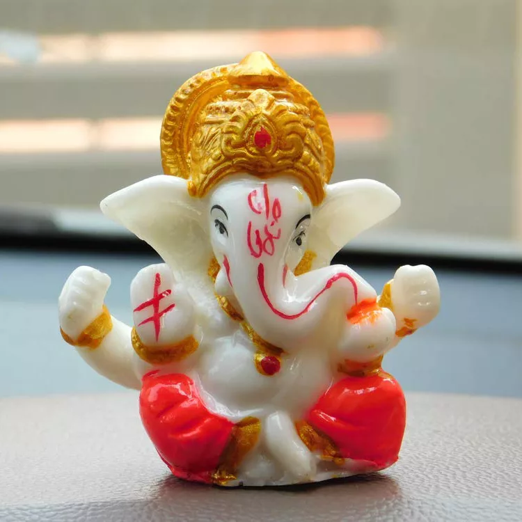 Ganesha idol for car